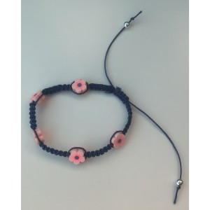 ARMBAND geknoopt BLAUW met 5 ROZE bloemetjes